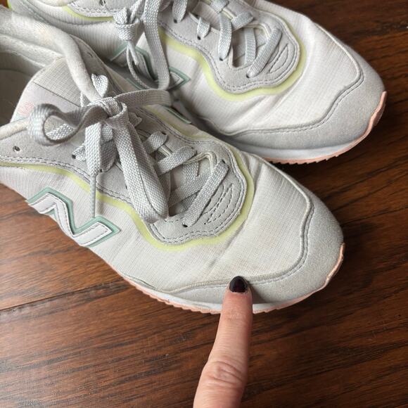 New Balance Women’s Sola Sleek V1 Sneaker Sz 7 Athletic Athleisure Running - Picture 7 of 9